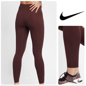 LIKE NEW ⭐️ Nike One Luxe align leggings M